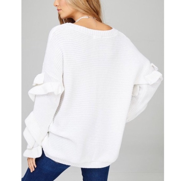 Host Pick 🥇 1 Large left 🌻 Ruffle Sleeve Sweater - Picture 2 of 7